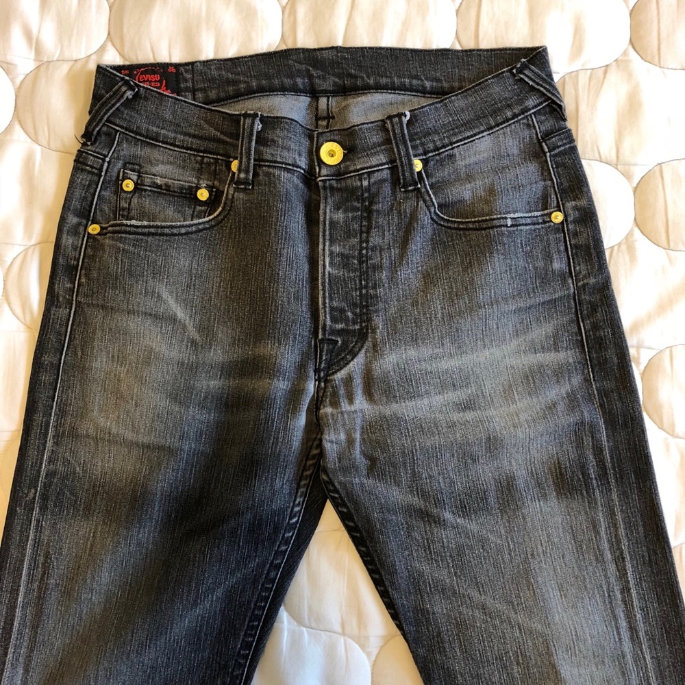 Evisu EU Men’s painted skinny jeans. 32. Dark grey